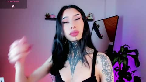Snapshot of kali_ka chatting on May 17, 8:27 pm Kali Ka Please help me with your thumbs up its important dont forget my birthday on October 26 online show from May 17, 8:27 pm