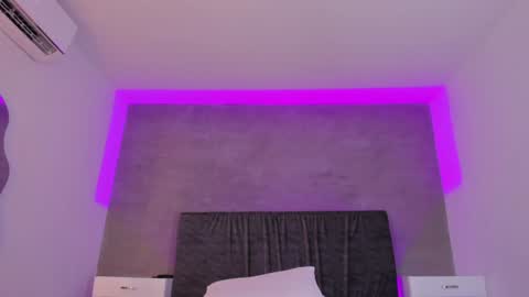 Carolina   online show from February 3, 3:49 pm