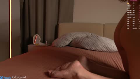 Snapshot of kalisa_pearl chatting on October 3, 8:28 pm Please call me Kalisa online show from October 3, 8:28 pm