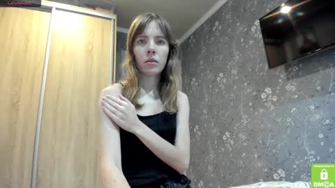 Snapshot of kalisee_ chatting on November 17, 1:28 pm Kalisee online show from November 17, 1:28 pm