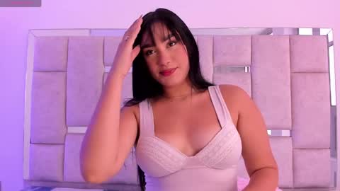 Snapshot of kalisweet_ chatting on April 13, 5:07 pm Kali online show from April 13, 5:07 pm