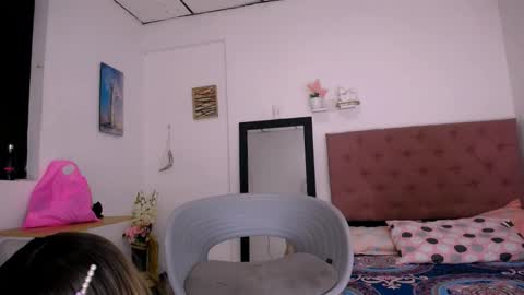 Snapshot of kalliste_1 chatting on December 2, 3:23 am Kalliste online show from December 2, 3:23 am