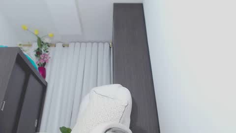 Hannah online show from December 15, 3:02 am