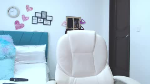 Kamilalopez online show from February 14, 2:18 am