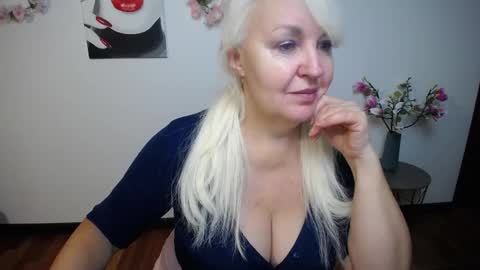 Snapshot of kamaliasim chatting on November 30, 7:40 pm KamaliaSim online show from November 30, 7:40 pm