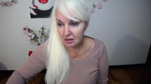 Snapshot of kamaliasim chatting on December 5, 7:32 pm KamaliaSim online show from December 5, 7:32 pm