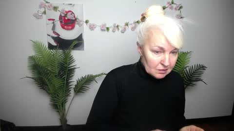 Snapshot of kamaliasim chatting on February 7, 7:39 pm KamaliaSim online show from February 7, 7:39 pm