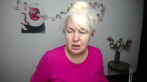 Snapshot of kamaliasim chatting on February 9, 7:29 pm KamaliaSim online show from February 9, 7:29 pm