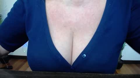 Snapshot of kamaliasim chatting on March 22, 7:45 am KamaliaSim online show from March 22, 7:45 am