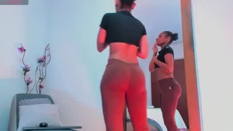 Snapshot of kamila_arias chatting on July 14, 12:55 pm online show from July 14, 12:55 pm