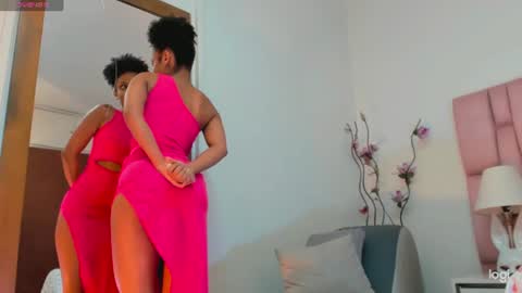 Snapshot of kamila_arias chatting on July 25, 12:47 pm online show from July 25, 12:47 pm