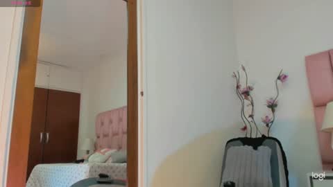Snapshot of kamila_arias chatting on July 27, 12:34 pm online show from July 27, 12:34 pm