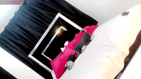 Snapshot of kamila_hill chatting on March 20, 2:49 am Kamila online show from March 20, 2:49 am