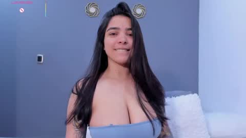 Snapshot of kamilabetancourt chatting on July 12, 11:45 am Kamila Betancourt online show from July 12, 11:45 am