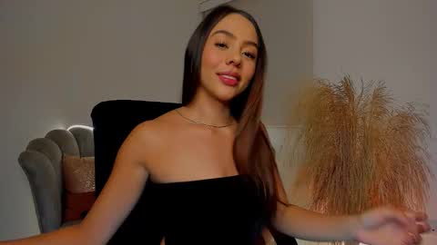Snapshot of kamilamonroe chatting on December 23, 3:15 am Kamila Monroe online show from December 23, 3:15 am