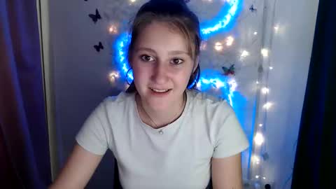 Snapshot of kamilla_love_ chatting on September 10, 11:54 am kamilla_love_ online show from September 10, 11:54 am