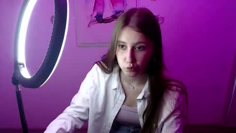 Snapshot of kamilla_love_ chatting on September 13, 12:38 pm kamilla_love_ online show from September 13, 12:38 pm