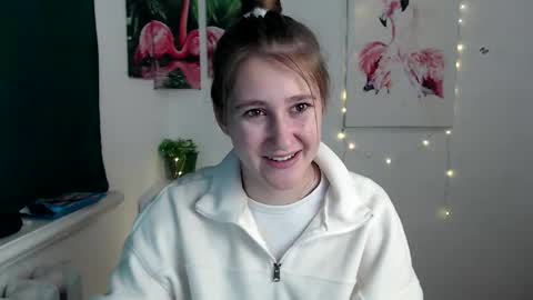 Snapshot of kamilla_love_ chatting on October 25, 12:23 pm kamilla_love_ online show from October 25, 12:23 pm