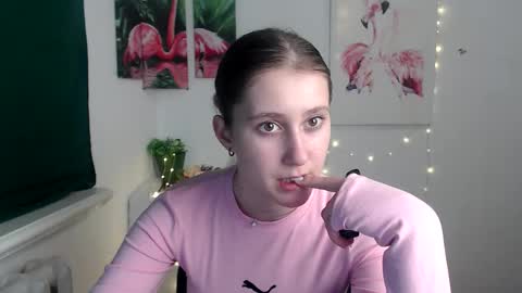 Snapshot of kamilla_love_ chatting on November 18, 12:20 pm kamilla_love_ online show from November 18, 12:20 pm