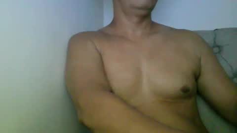 Snapshot of kamilo69_ chatting on December 14, 1:55 am Kamilo online show from December 14, 1:55 am