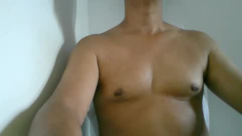 Snapshot of kamilo69_ chatting on December 21, 9:55 pm Kamilo online show from December 21, 9:55 pm