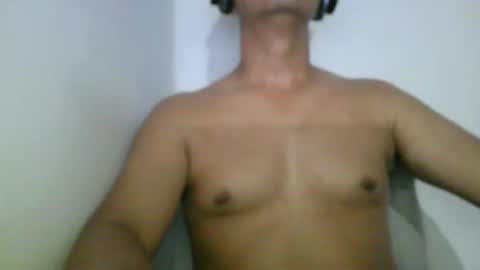 Snapshot of kamilo69_ chatting on December 23, 2:31 am Kamilo online show from December 23, 2:31 am