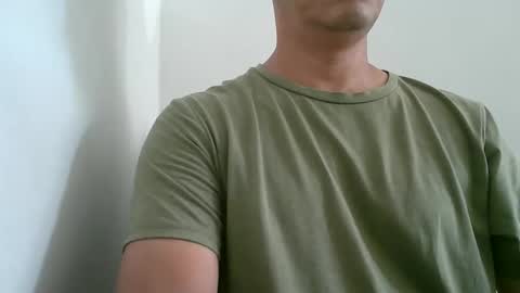 Snapshot of kamilo69_ chatting on February 21, 1:34 pm Kamilo online show from February 21, 1:34 pm