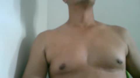 Snapshot of kamilo69_ chatting on February 22, 7:56 pm Kamilo online show from February 22, 7:56 pm