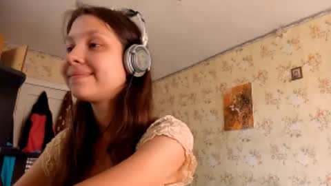 Mari  Simmons online show from September 21, 7:10 am