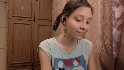 Mari  Simmons online show from November 4, 2:10 am