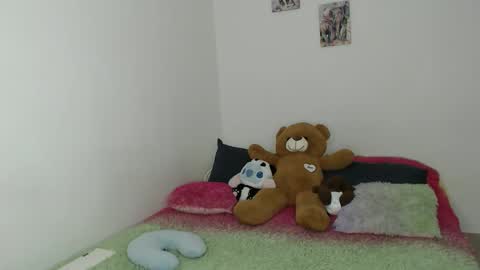 Snapshot of kammy_cami chatting on November 4, 9:14 pm kammy y camila online show from November 4, 9:14 pm