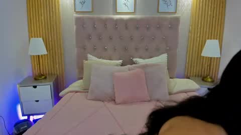 Snapshot of kamy_glam chatting on May 17, 8:38 pm KAMY online show from May 17, 8:38 pm