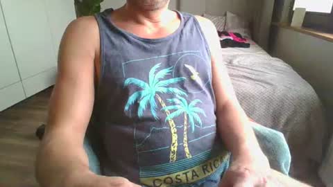 Snapshot of kanaletto chatting on July 1, 10:06 am Mario online show from July 1, 10:06 am