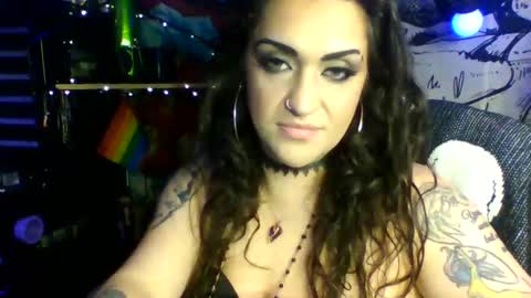 Snapshot of kandirain chatting on November 25, 12:27 pm kandirain online show from November 25, 12:27 pm