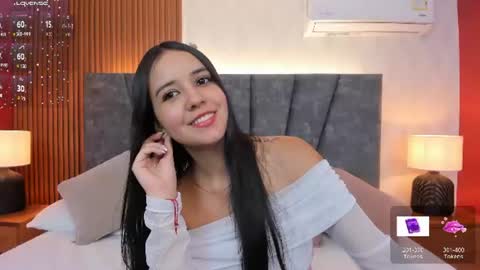Snapshot of kandy_doll chatting on June 19, 6:45 pm Deisy Miller online show from June 19, 6:45 pm
