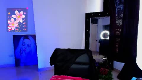hello  Im Danni online show from July 28, 12:48 pm