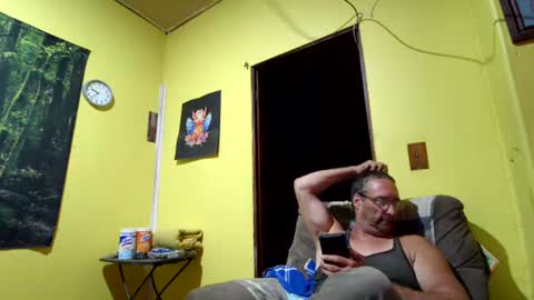 Snapshot of kansasfarmer1 chatting on October 17, 2:37 am kansasfarmer1 online show from October 17, 2:37 am