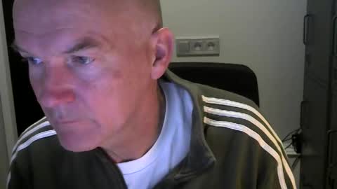 Snapshot of kapitein_rob chatting on October 19, 5:08 am Robbie online show from October 19, 5:08 am