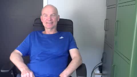 Robbie online show from April 22, 3:13 pm