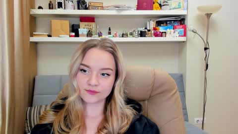 Snapshot of kara_smith_ chatting on January 15, 11:19 pm Kara. Off from 15th till 24th of December online show from January 15, 11:19 pm