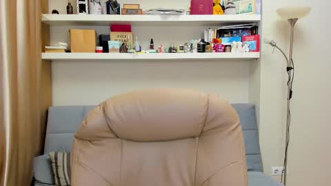 Snapshot of kara_smith_ chatting on February 14, 9:53 pm Kara. Off from 15th till 24th of December online show from February 14, 9:53 pm