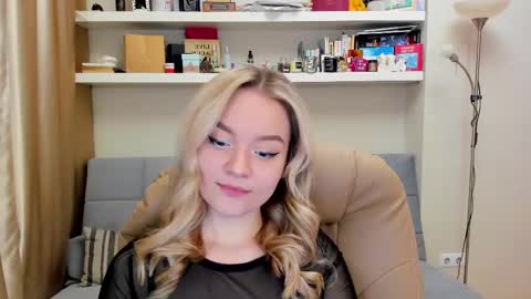 Snapshot of kara_smith_ chatting on March 2, 10:16 pm Kara. Off from 15th till 24th of December online show from March 2, 10:16 pm