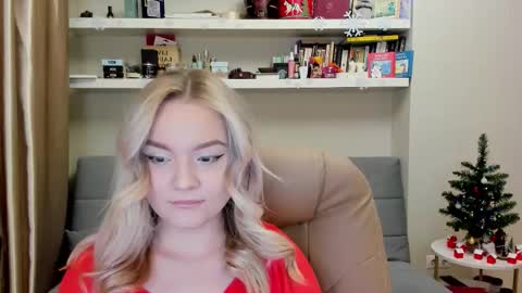 Snapshot of kara_smith_ chatting on January 10, 11:53 pm Kara. Off from 15th till 24th of December online show from January 10, 11:53 pm