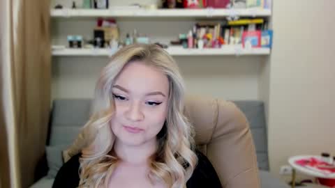 Snapshot of kara_smith_ chatting on January 17, 11:19 pm Kara. Off from 15th till 24th of December online show from January 17, 11:19 pm