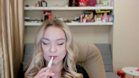 Snapshot of kara_smith_ chatting on March 5, 11:23 pm Kara. Off from 15th till 24th of December online show from March 5, 11:23 pm