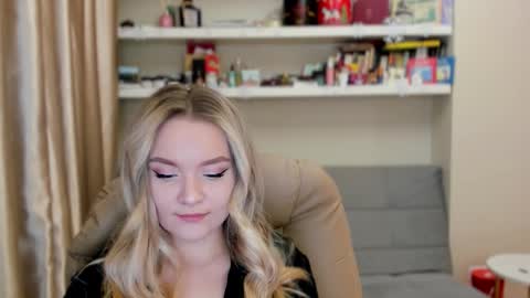 Snapshot of kara_smith_ chatting on March 6, 11:01 pm Kara. Off from 15th till 24th of December online show from March 6, 11:01 pm