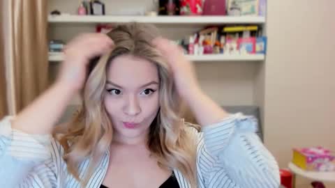 Snapshot of kara_smith_ chatting on March 23, 12:03 am Kara. Off from 15th till 24th of December online show from March 23, 12:03 am