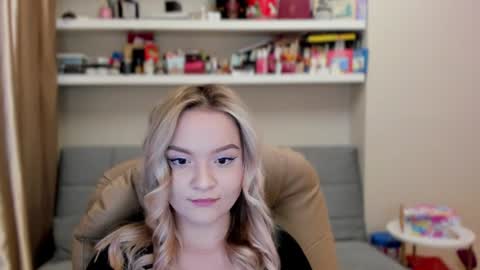 Snapshot of kara_smith_ chatting on June 19, 11:08 pm Kara. Off from 15th till 24th of December online show from June 19, 11:08 pm