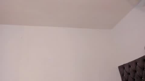 Snapshot of karely_laurent chatting on June 5, 8:14 pm karely_laurent online show from June 5, 8:14 pm