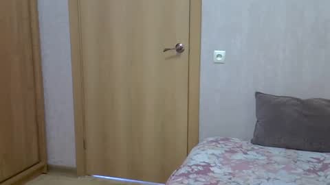 karennelsonx online show from March 11, 11:23 am